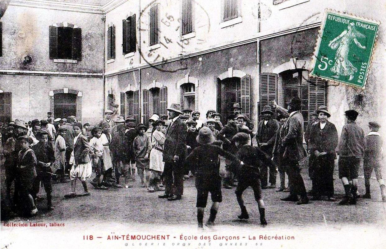 2047- Ain-Temouchent - Ecole des Garcons - Recreation - 1916.jpg